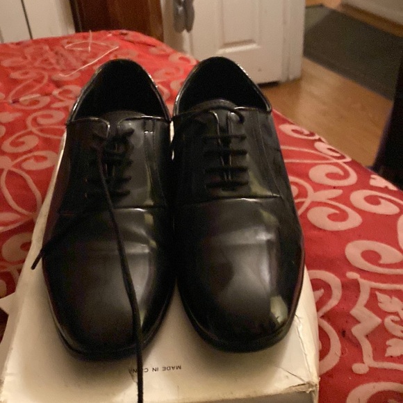 Black lace up shoes - Picture 1 of 8